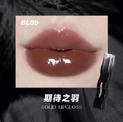 LEEMEMBER Black & White Feather Lip Gloss 3g 荔萌黑白羽毛口红固体唇蜜